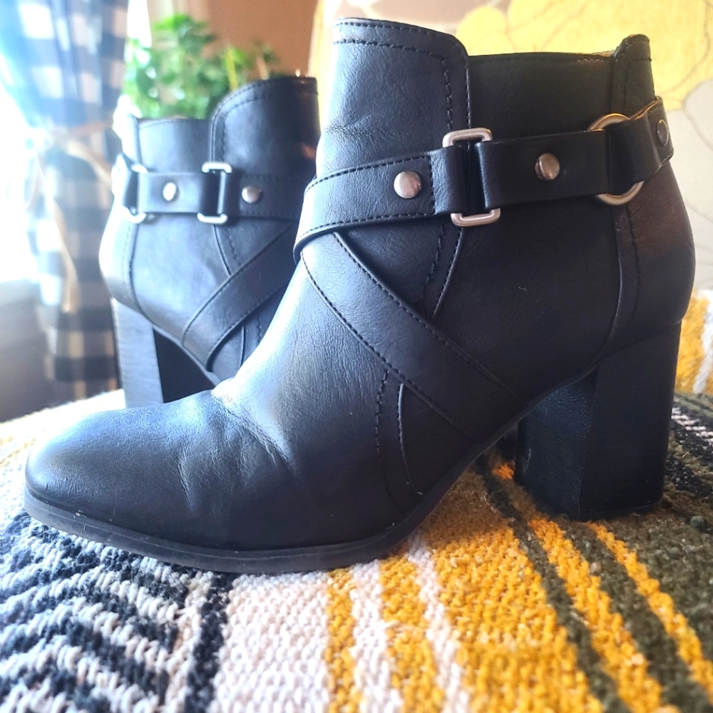 Natural Sole Ankle Boots